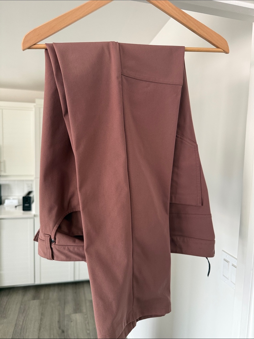 lululemon athletica Men's Cargo Pants in Mauve Brown